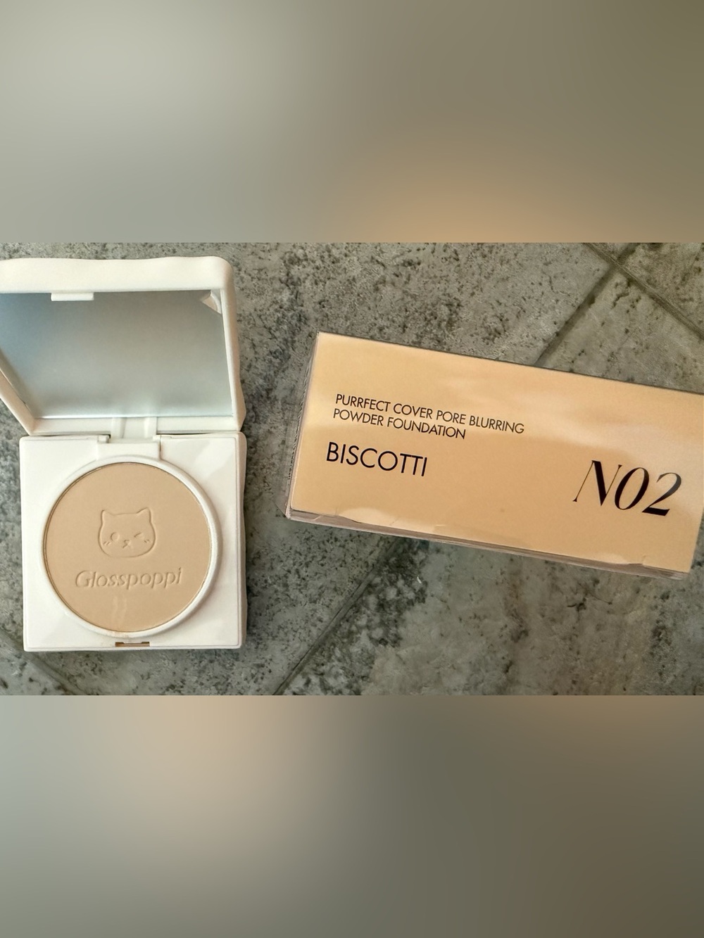 Biscotti Compact Powder Foundation in Beige
